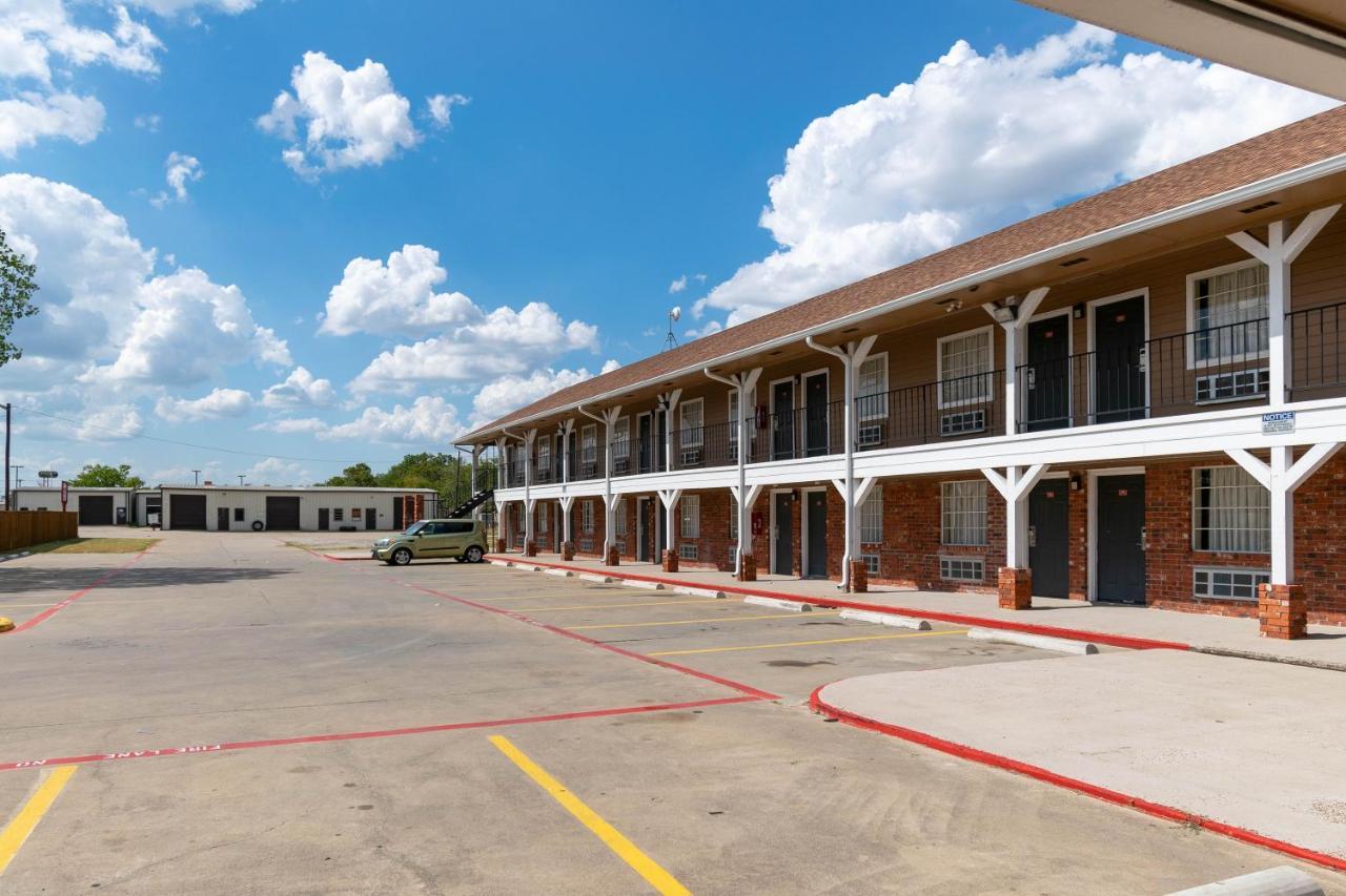 Countryside Inn Kaufman Екстер'єр фото