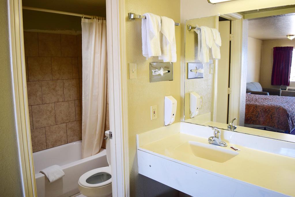 Countryside Inn Kaufman Екстер'єр фото